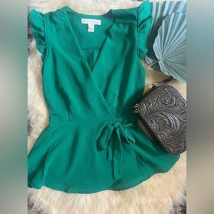 NWOT, Adorable green blouse in bright Green